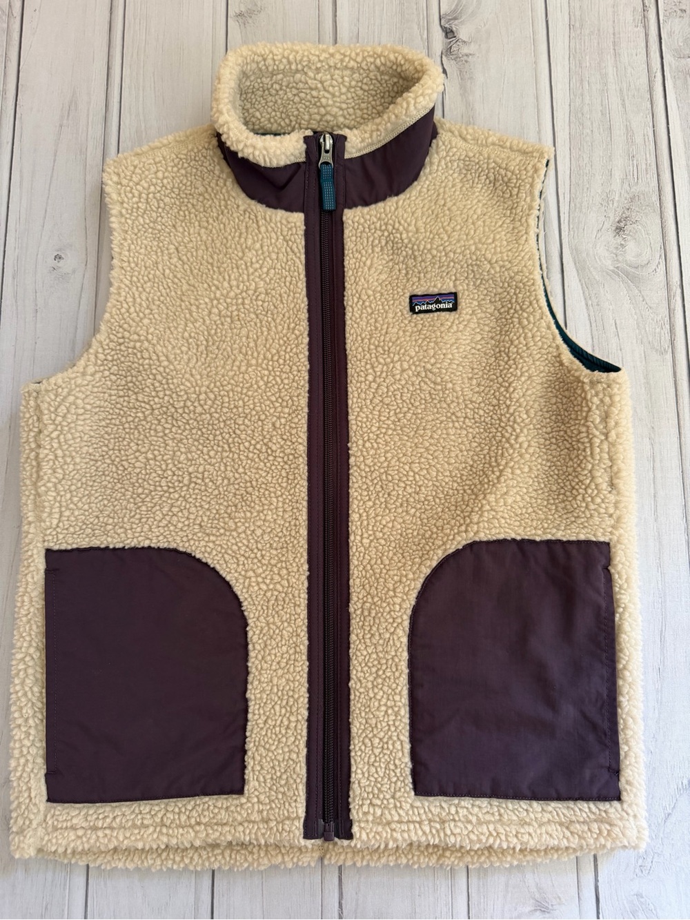 Kids Patagonia Retro-X 65619 tan purple Sherpa fleece vest. Size youth  XL - Picture 3 of 12